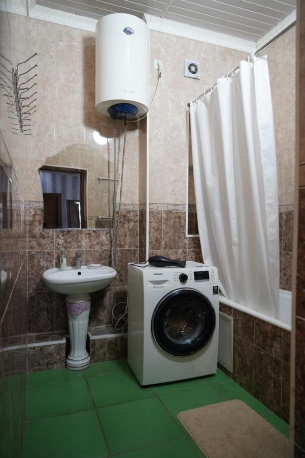 Nice And Comfortable Apartment In The Downtown Of Бишкек Экстерьер фото